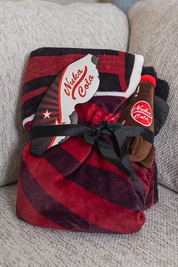 225-fallout-nuka-cola-cuddle-bundle-2.webp Fallout Nuka-Cola Cuddle Bundle