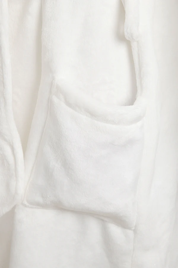 6-fallout-vault-tec-bathrobe-12.webp Fallout Vault-Tec Bathrobe
