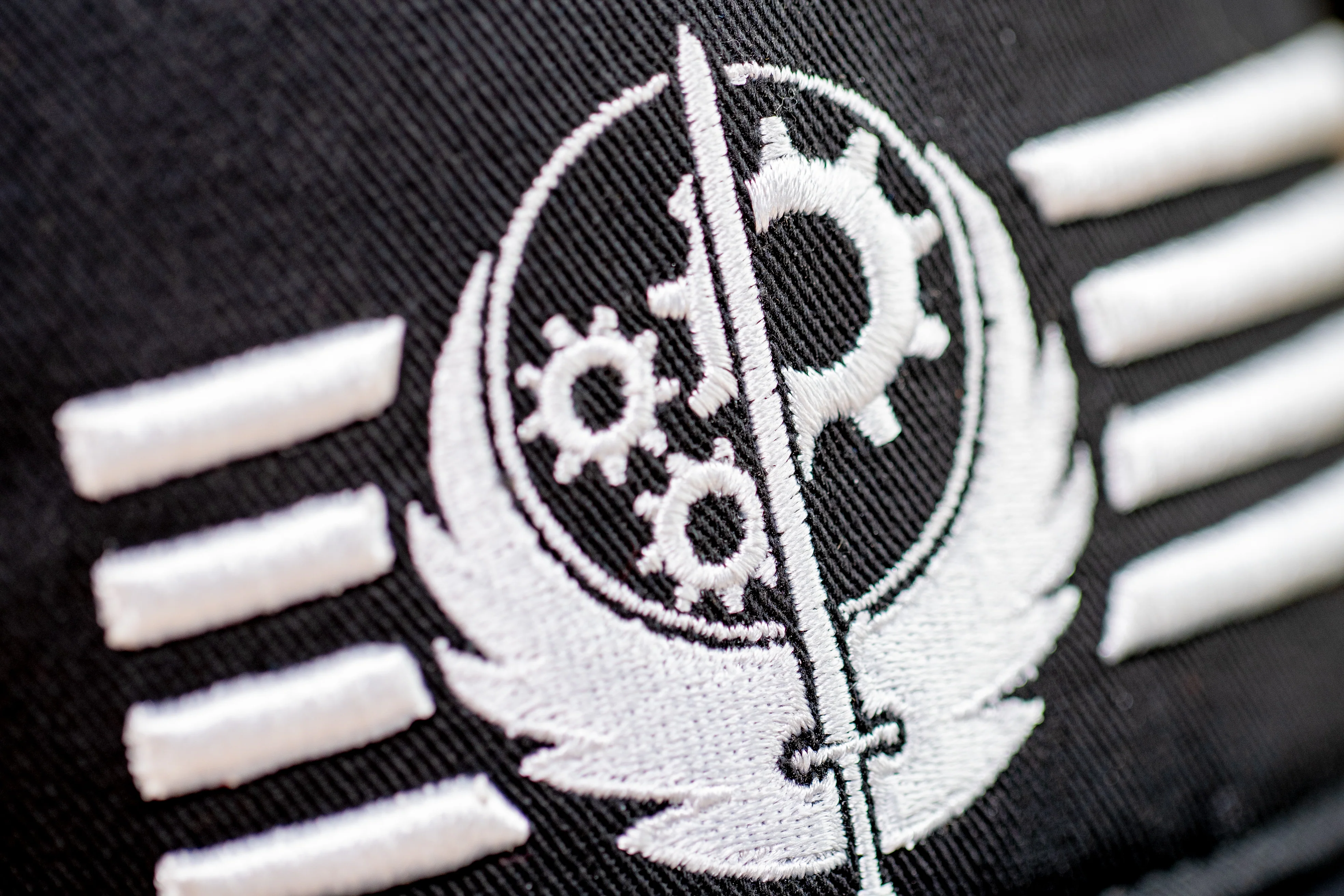 720-fallout-brotherhood-of-steel-snapback-4.webp Fallout Brotherhood of Steel Snapback
