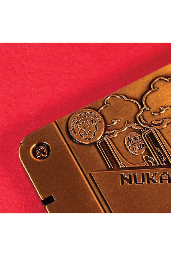 769-fallout-nuka-tapper-holotape-replica-3.webp Fallout Nuka Tapper Holotape Replica