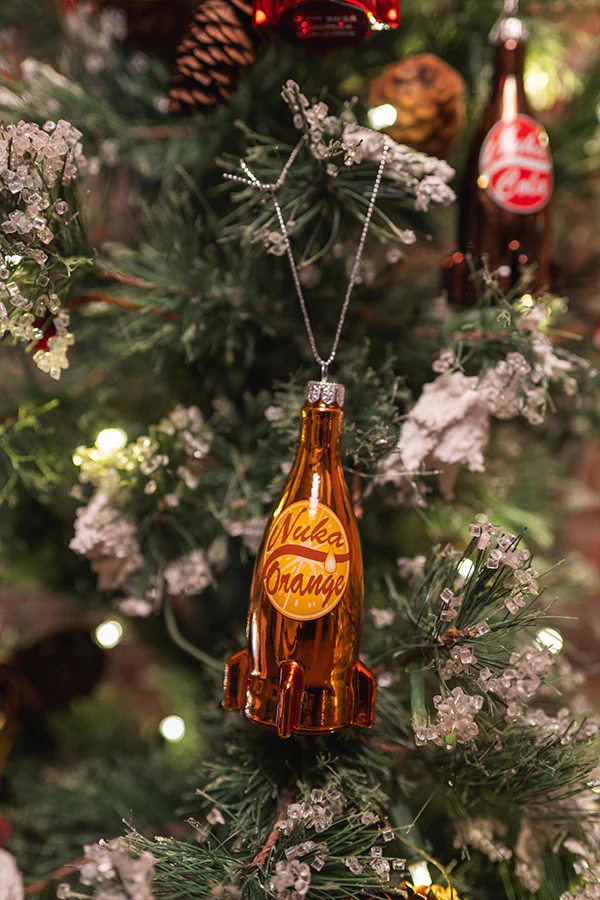 775-fallout-nuka-cola-glass-bottle-tree-ornament-set-7.webp Fallout Nuka-Cola Glass Bottle Tree Ornament Set