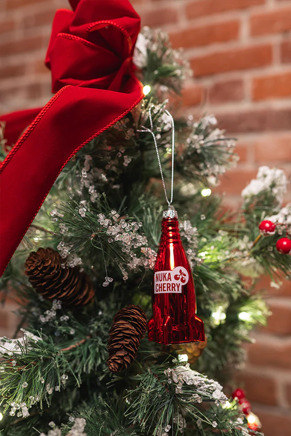 775-fallout-nuka-cola-glass-bottle-tree-ornament-set-9.webp Fallout Nuka-Cola Glass Bottle Tree Ornament Set