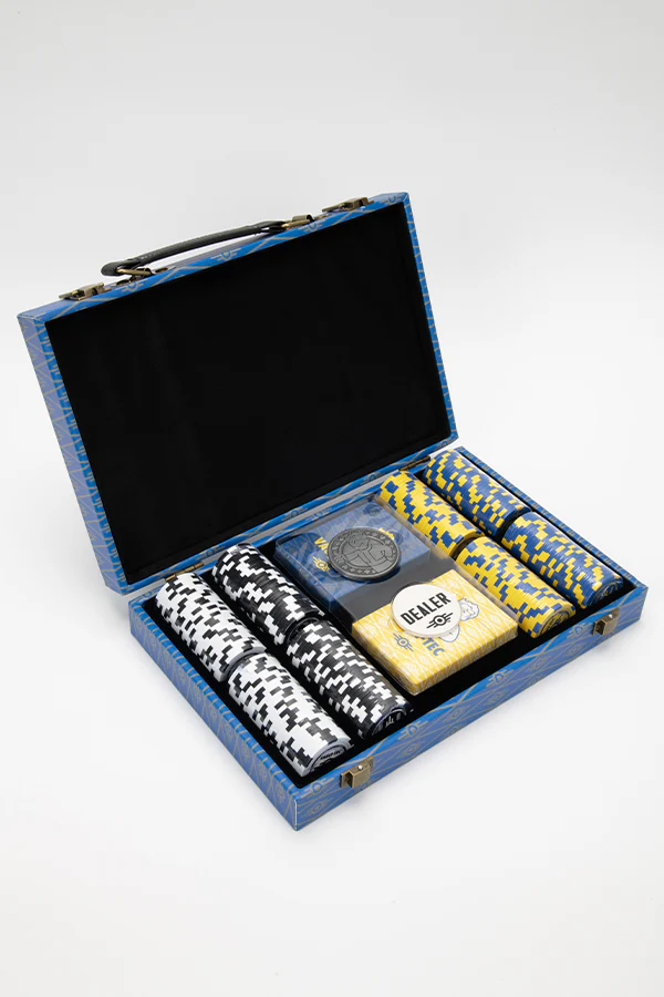 842-fallout-vault-tec-c-h-i-p-s-poker-set-4.webp Fallout Vault-Tec C.H.I.P.S. Poker Set