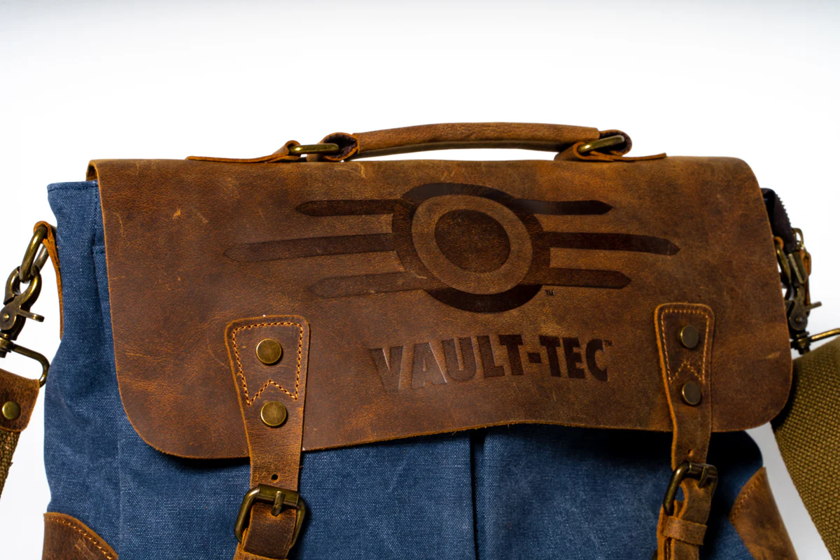 855-fallout-vault-tec-overseer-bag-4.webp Fallout Vault-Tec Overseer Bag