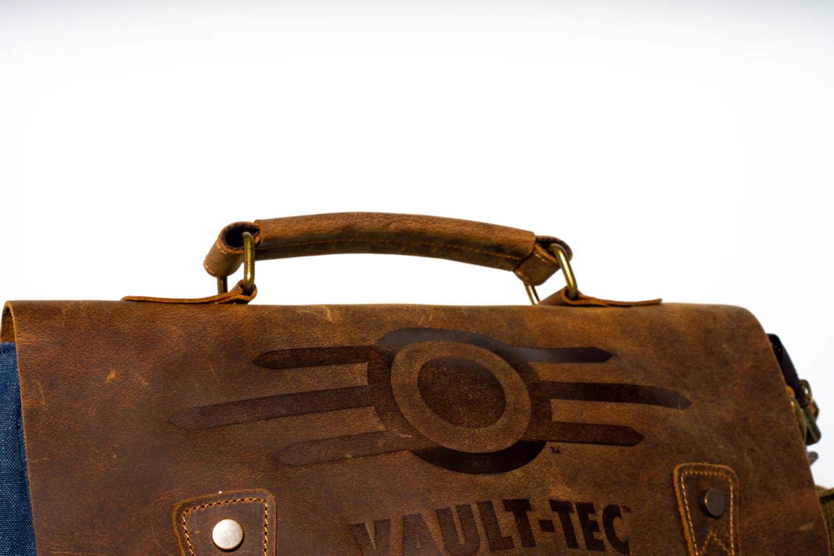 855-fallout-vault-tec-overseer-bag-6.webp Fallout Vault-Tec Overseer Bag