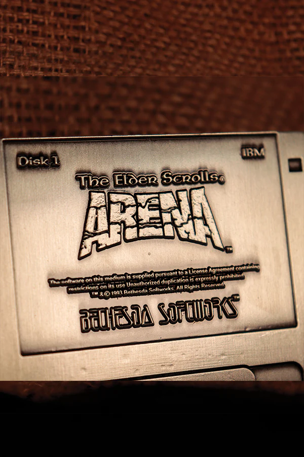 949-the-elder-scrolls-arena-commemorative-floppy-disk-antique-silver-edition--3.webp The Elder Scrolls Arena Commemorative Floppy Disk (Antique Silver Edition)