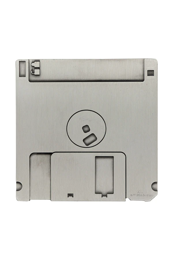 949-the-elder-scrolls-arena-commemorative-floppy-disk-antique-silver-edition--5.webp The Elder Scrolls Arena Commemorative Floppy Disk (Antique Silver Edition)
