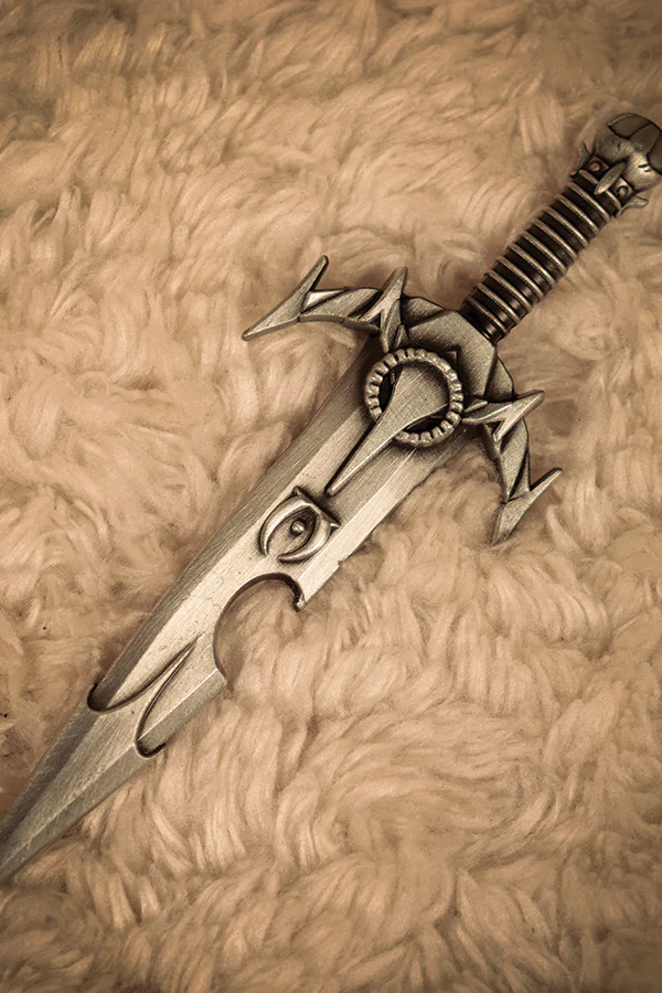 954-the-elder-scrolls-iv-oblivion-mehrune-s-razor-bottle-opener-8.webp The Elder Scrolls IV: Oblivion Mehrune's Razor Bottle Opener